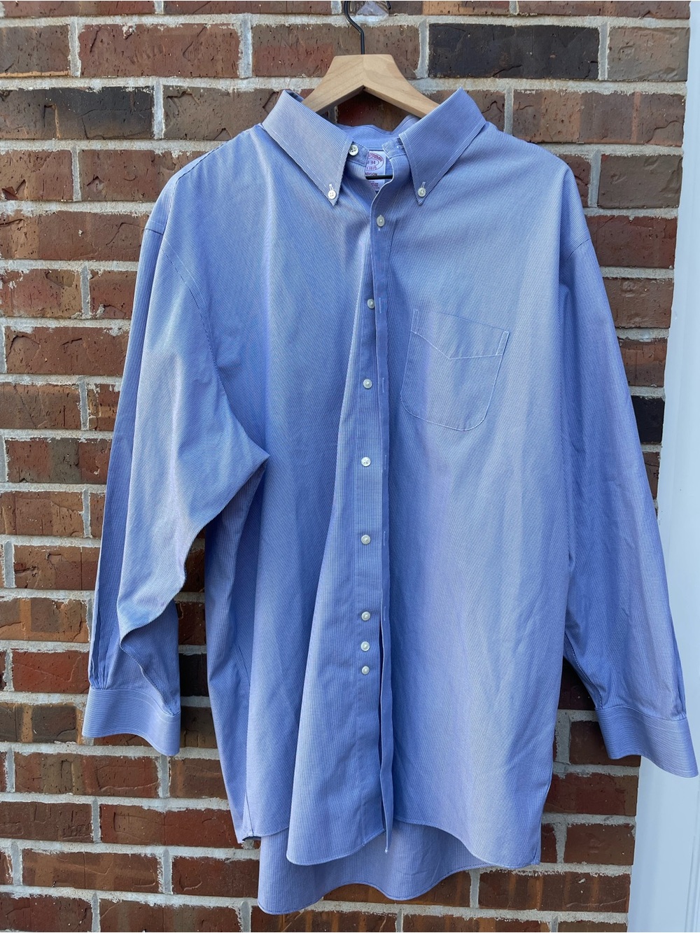 Brooks Brothers Men's Button-Down Oxford Shirt in Light Blue